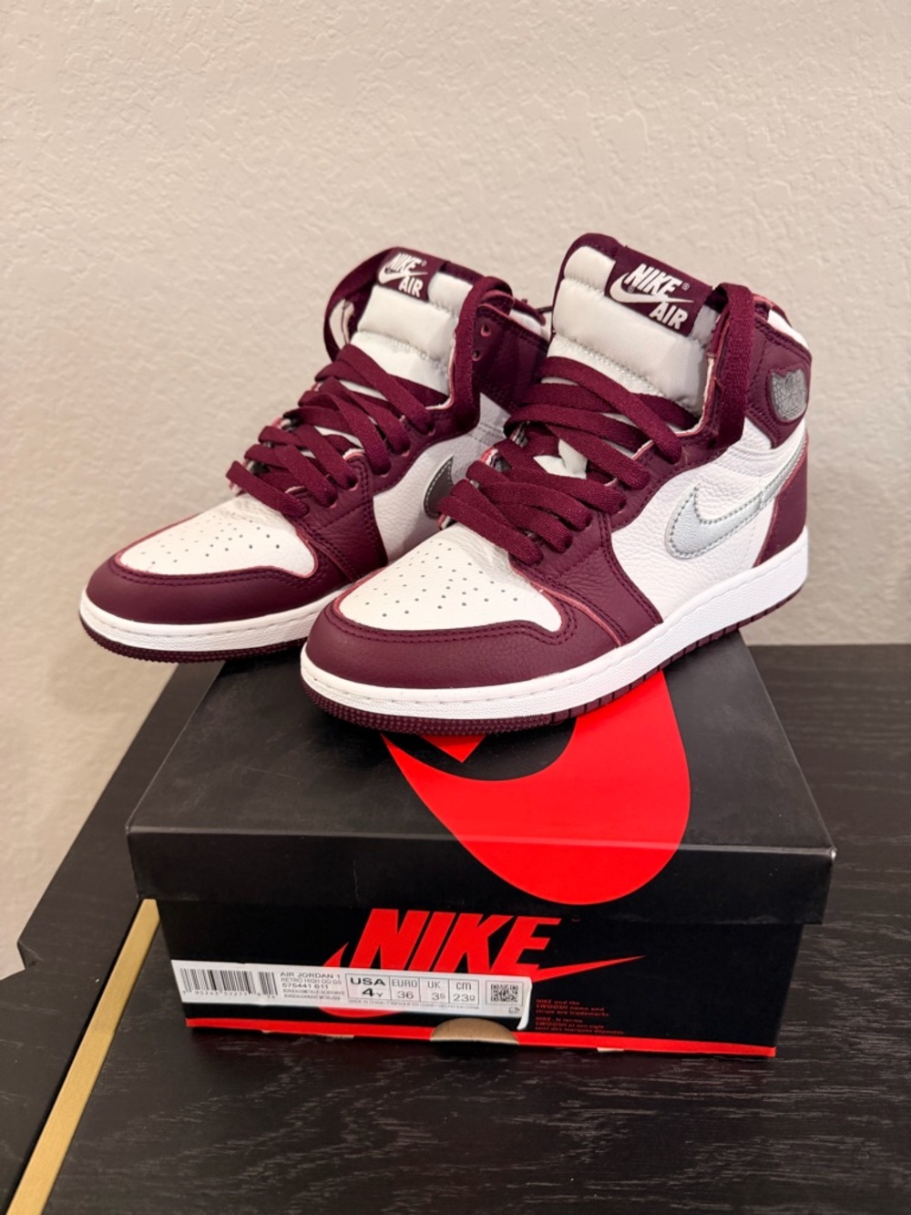 Air Jordan‎ 1 Bordeaux High Top Sneakers